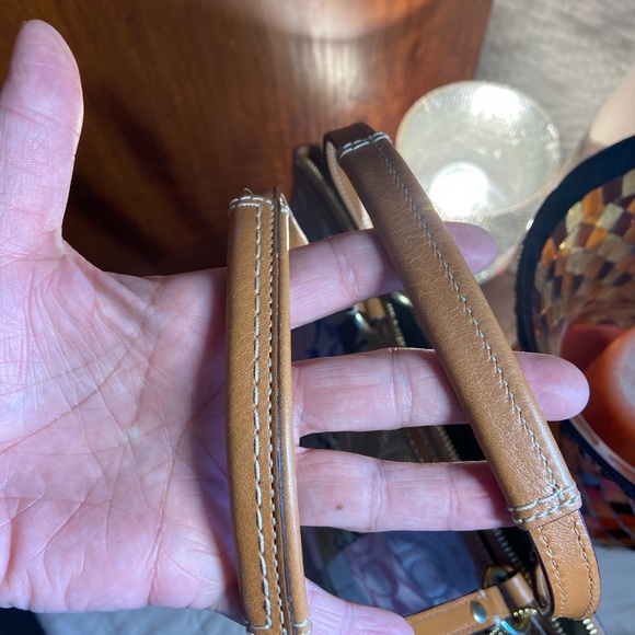 Coach purse with dust bag - Picture 3 of 8